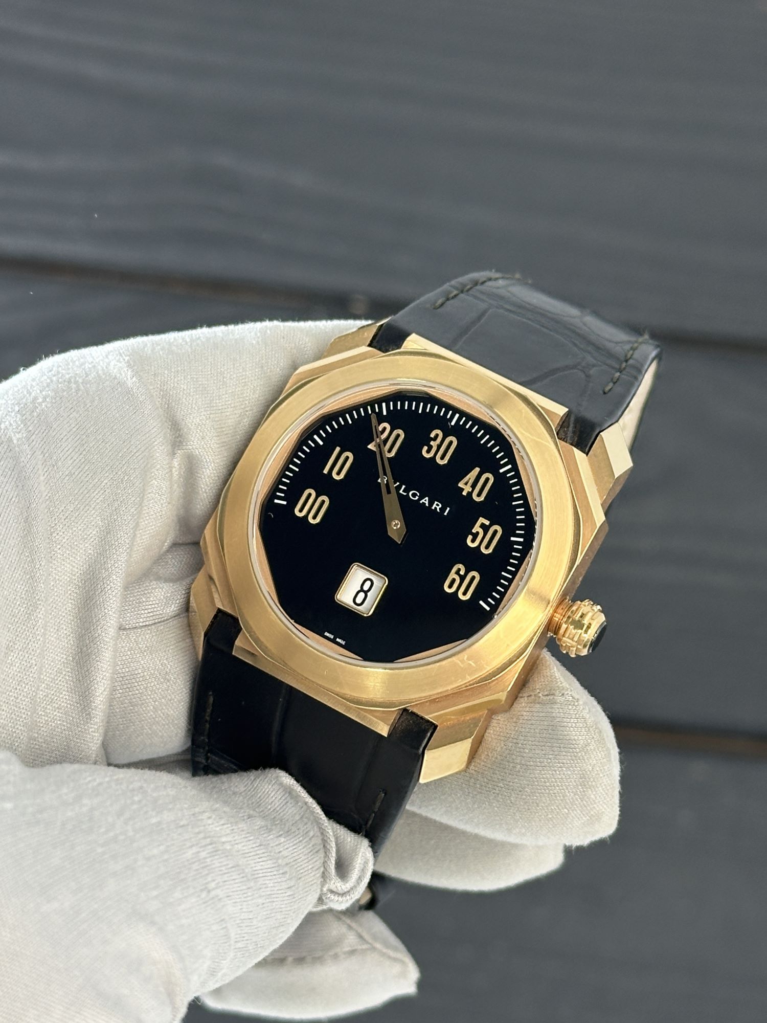 【中古】Graphic Design: Now In Production Ineichen Auctioneers - Octo Mono-Rétrograde Rose Gold