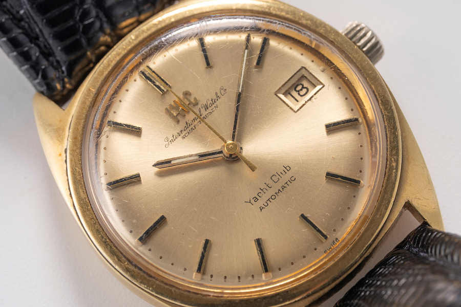 Yacht-Club Ref. R811A in 18k Yellow Gold