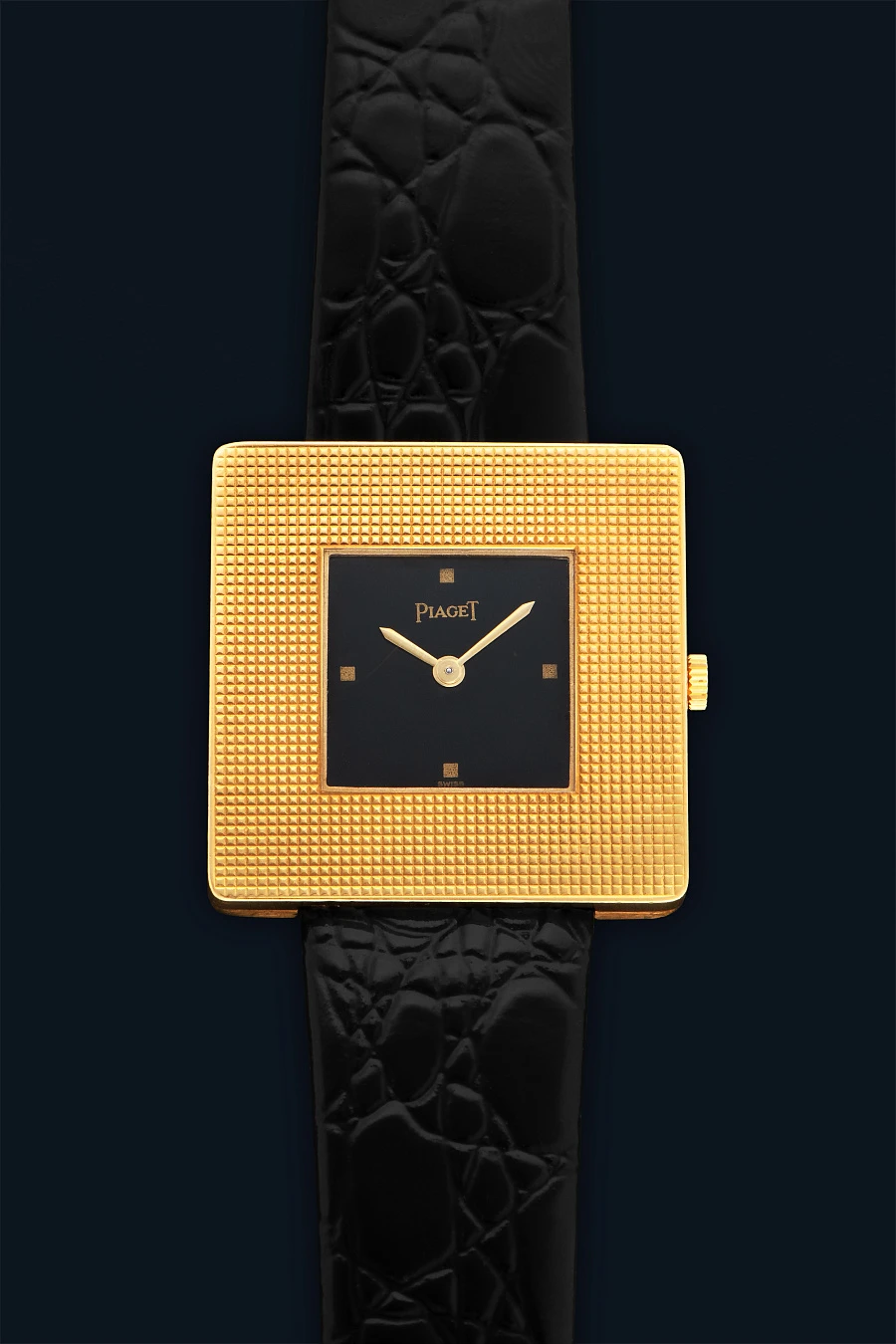 Square Clous de Paris Ref. 99014 in 18k Yellow Gold
