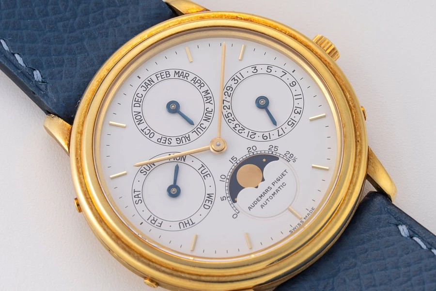 Quanitème Perpetual Calendar Ref. 25657 in 18k Yellow Gold