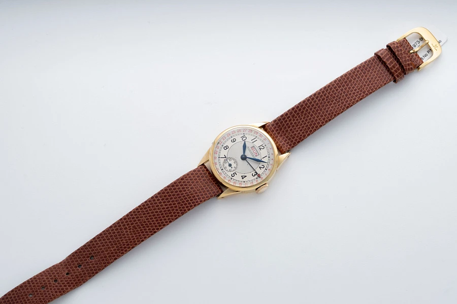 Calendar in 18k Yellow Gold