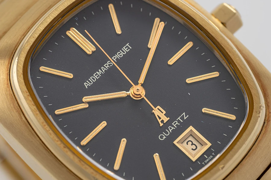 Beta 21 Ref. 6001BA in 18k Yellow Gold