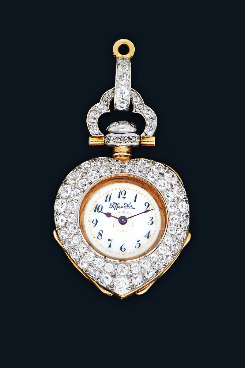 1920s Heart-Shaped Pendant Watch in 18k Yellow Gold with Diamonds