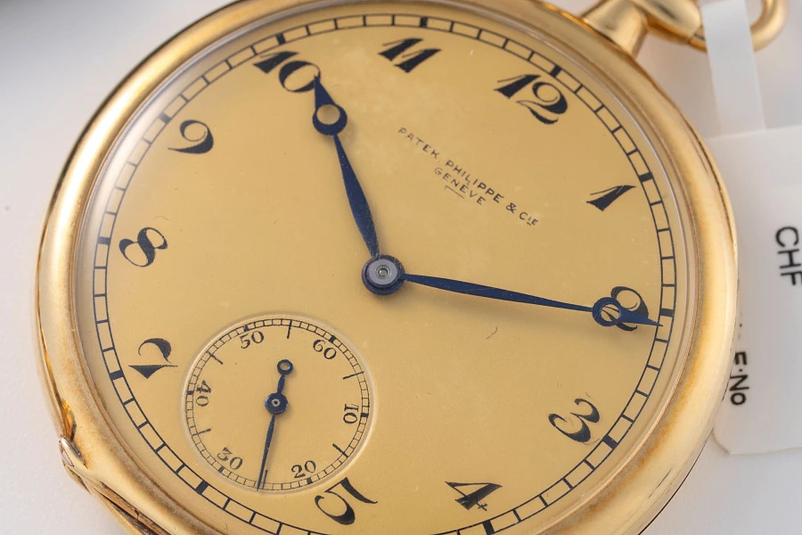 Pocket Watch in 18k Yellow Gold on Decorative Seal Pendant