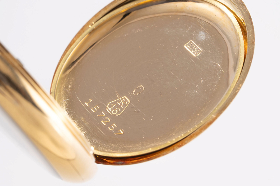 Small Pocket Watch in 18k Yellow Gold