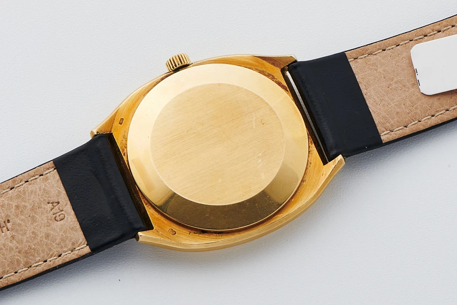 Early Quartz Ref. 3004 in 18k Yellow Gold