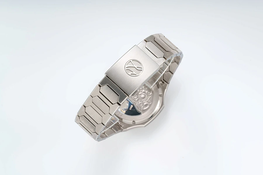 Perception V1 'Ying' in Stainless Steel