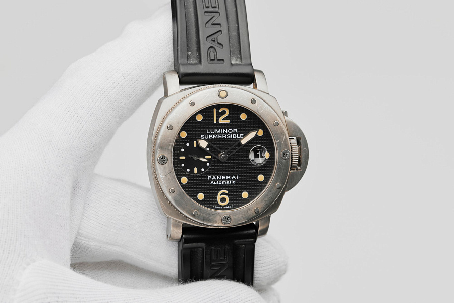 Luminor Submersible