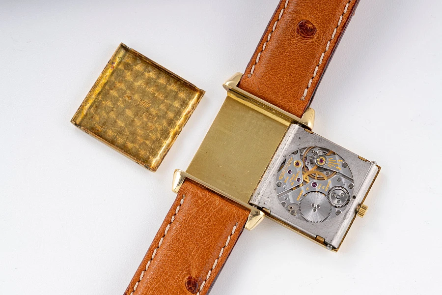 Reverso II Ref. 1410031 in 18k Yellow Gold