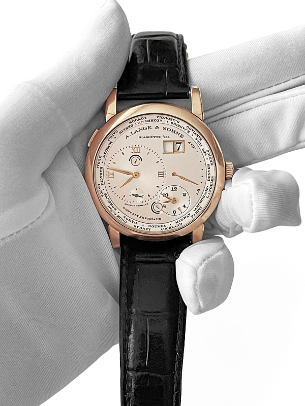 Lange 1 Time zone