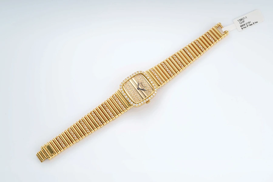 Ladies Watch Ref. 9905 in 18k Yellow Gold