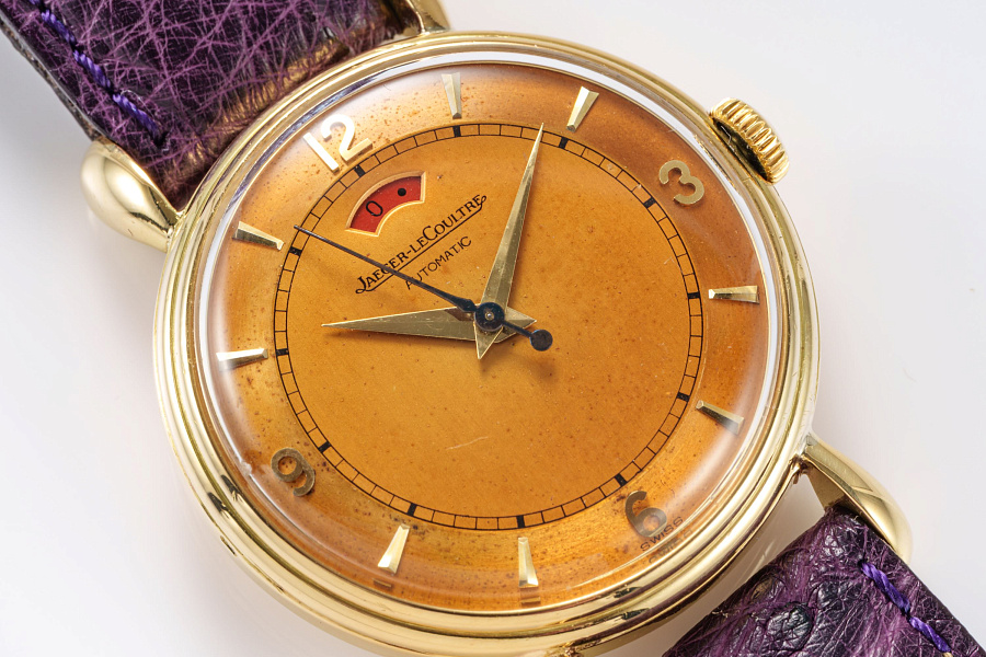 Teardrop Lugs Dress Watch with Power Reserve in 18k Yellow Gold