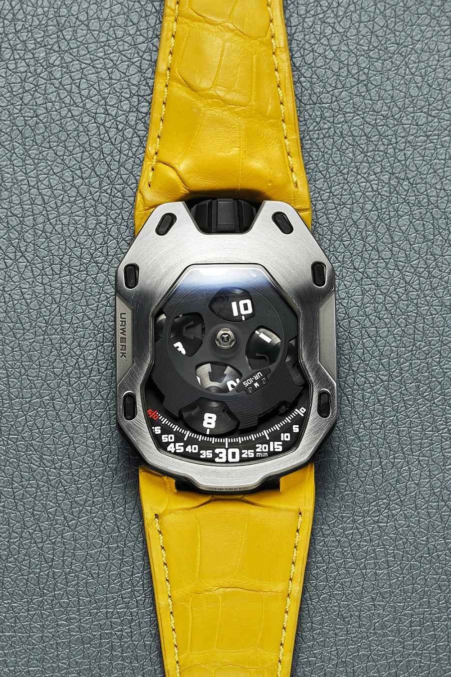 UR-105