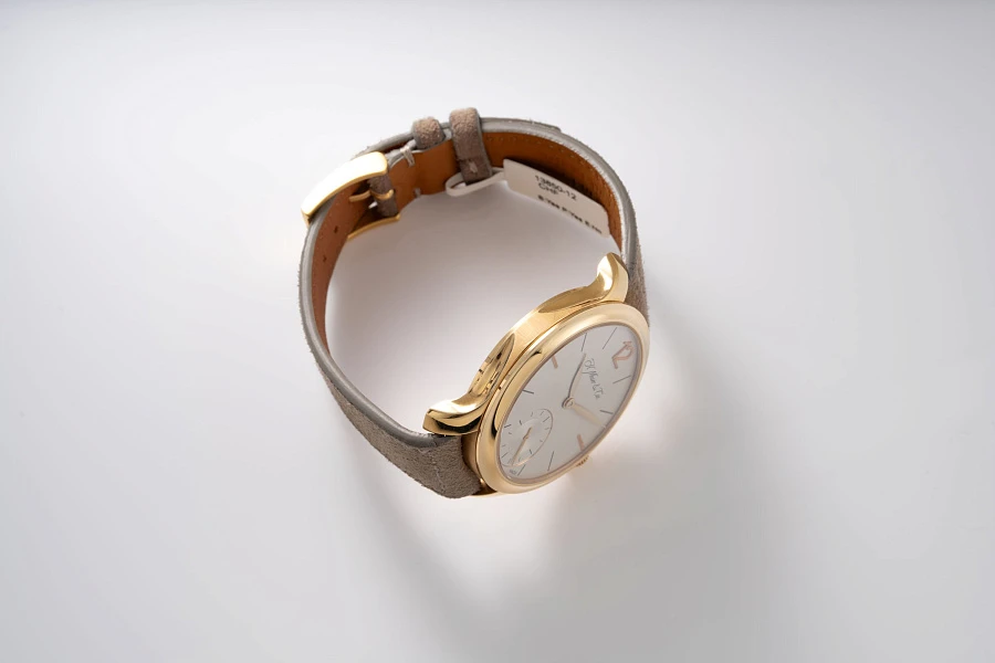 Mayu Ref. 321.503 in 18k Yellow Gold
