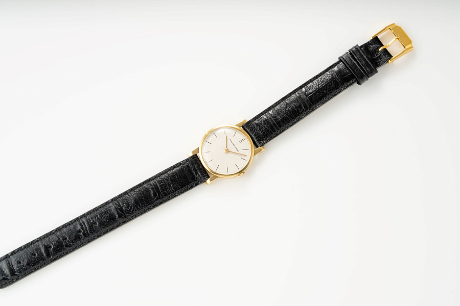 Ladies Watch in 18k Yellow Gold