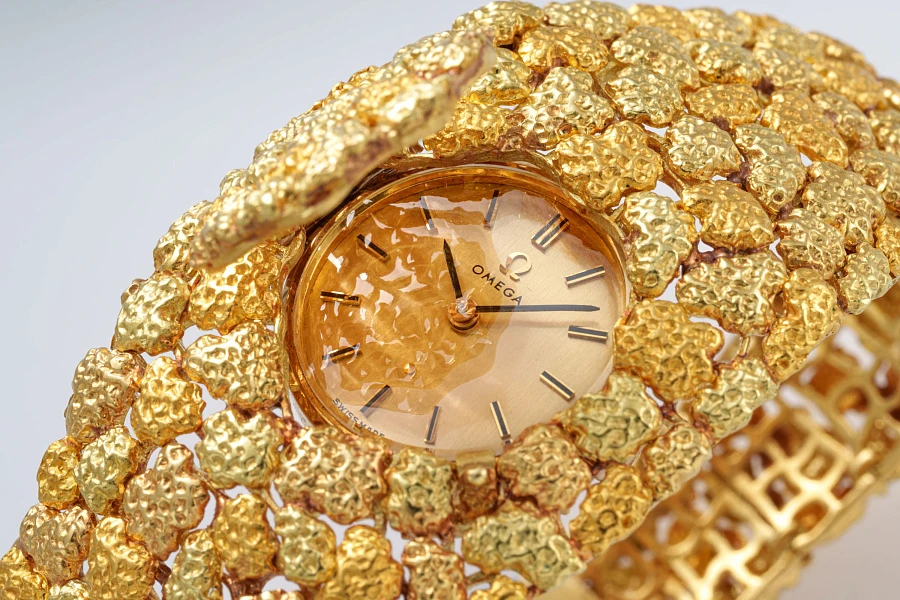 Watch and Jewelry Set in 18k Yellow Gold