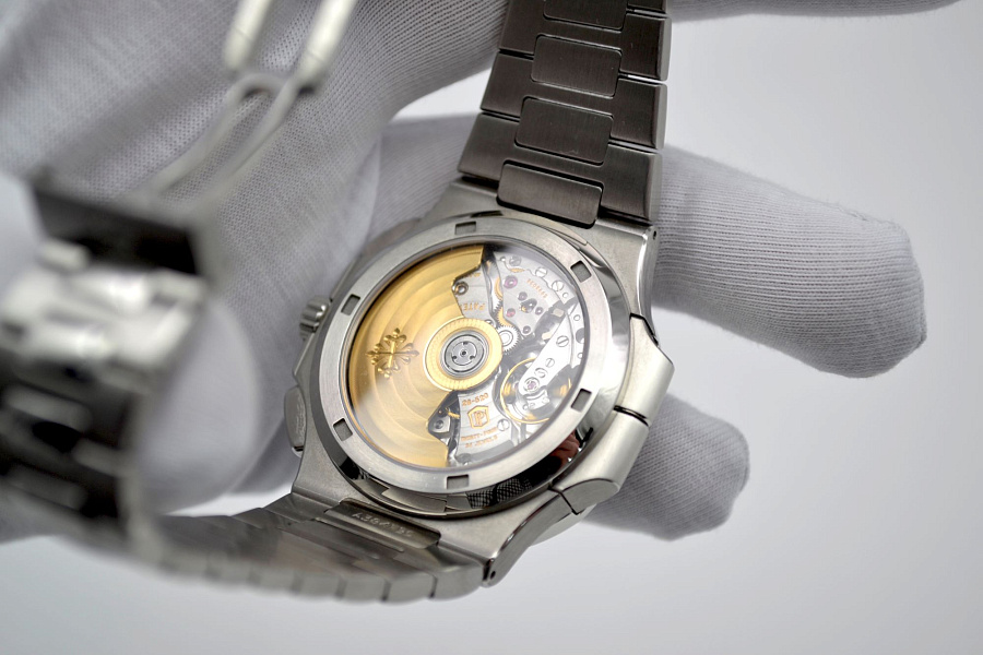 Nautilus Travel Time Chronograph 5990