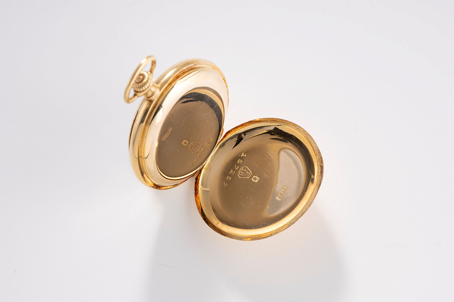 Small Pocket Watch in 18k Yellow Gold