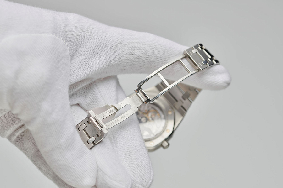 Royal Oak Perpetual Calendar
