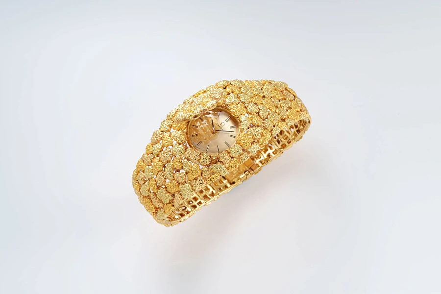 Watch and Jewelry Set in 18k Yellow Gold