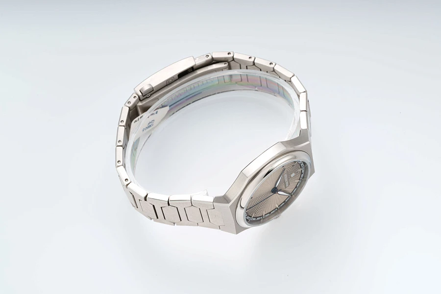 Perception V1 'Ying' in Stainless Steel