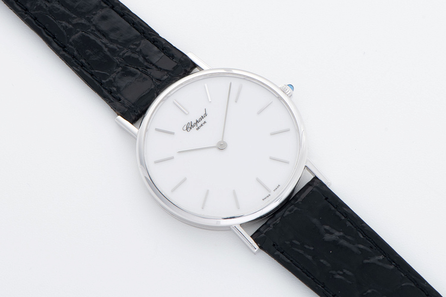Classique Ref. 1091 in 18k White Gold