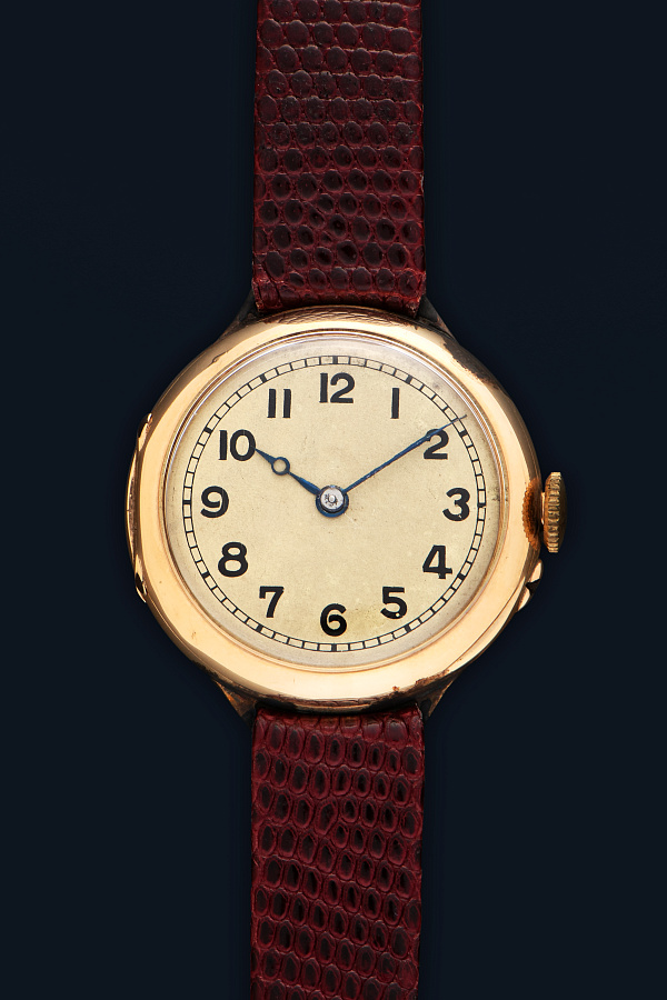 1920s  Wristwatch in 14k Yellow Gold