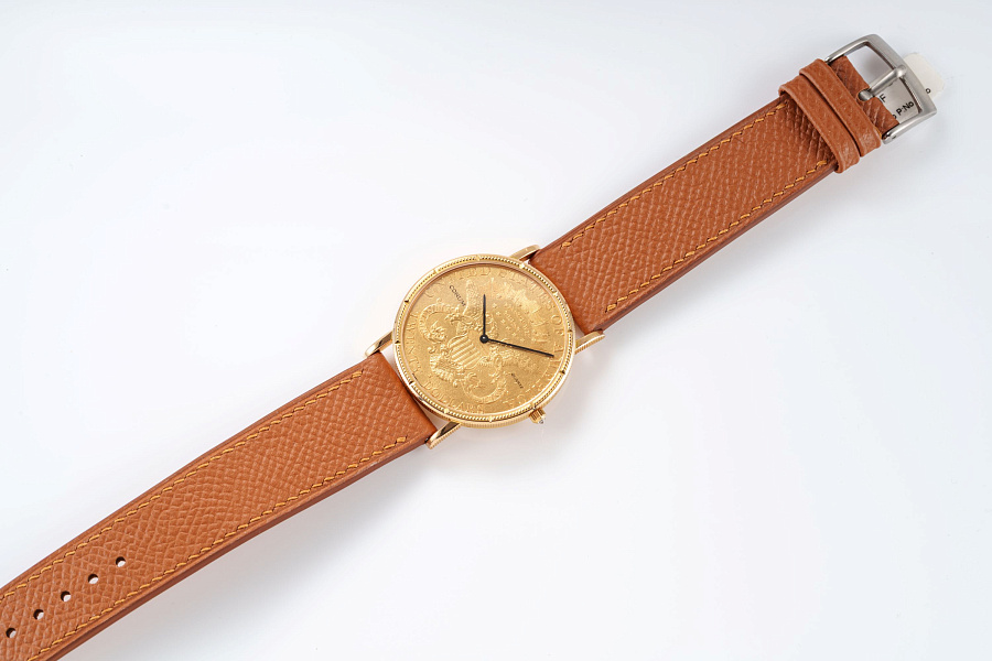 Quartz Coin Watch in 18k Yellow Gold