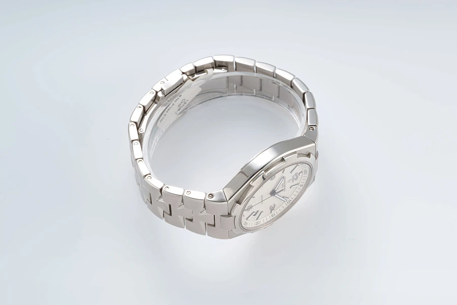 Overseas Ref. 47040 in Stainless Steel