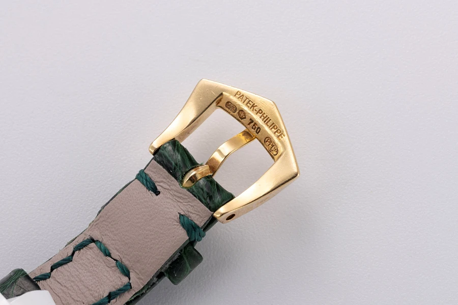 Ladies Calatrava Ref. 4919 in 18k Yellow Gold