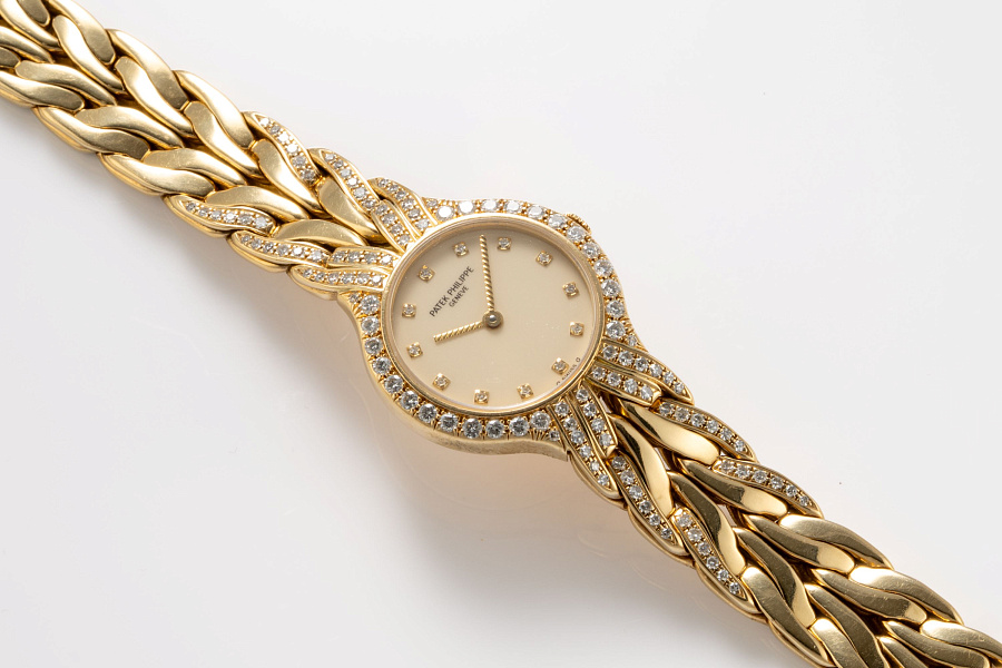 Ref. 4816/3 in 18k Yellow Gold