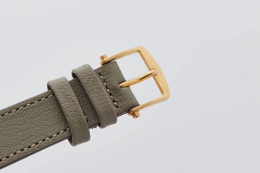 Classique Ref. 5930 in 18k Yellow Gold