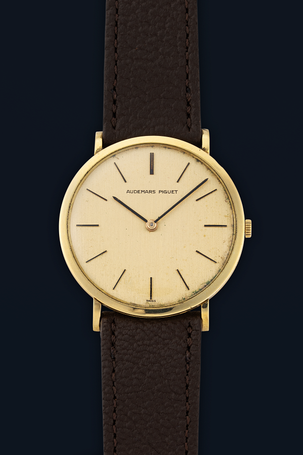 Ultra Thin Dress Watch in 18k Yellow Gold