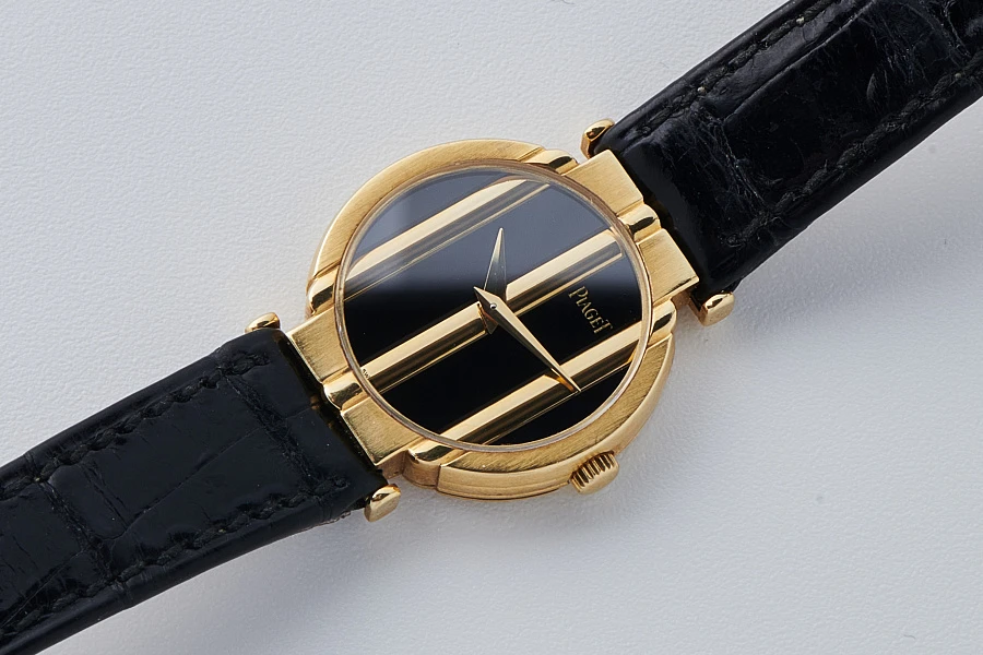 Protocole Ref. 8263 with Onyx Dial in 18k Yellow Gold