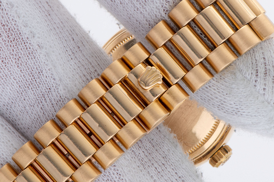 Day-Date Onyx Dial Ref. 18038 in 18k Yellow Gold