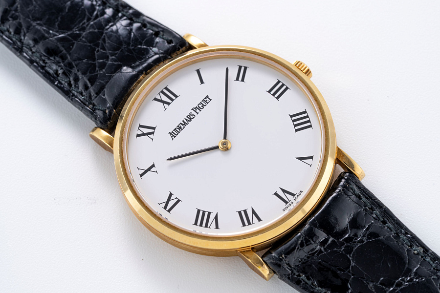 Ultra Thin Dress Watch Ref. 14787BA in 18k Yellow Gold