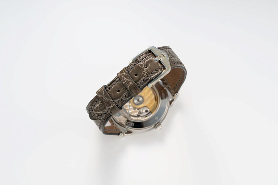 Cornes de Vache Ref. 48100/3 in 18k White Gold