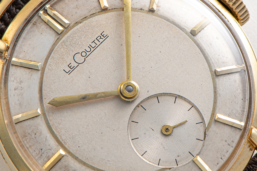 Shrouded Lugs Dress Watch in 18k Yellow Gold