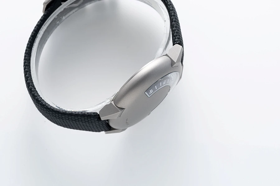 UR102 in Titanium