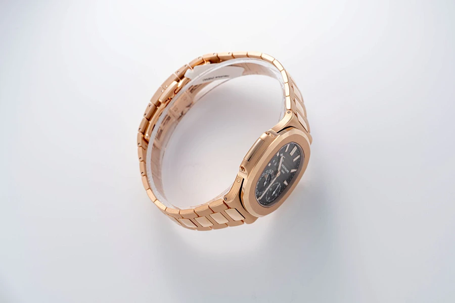 Nautilus Ref. 5712R in 18k Rose Gold