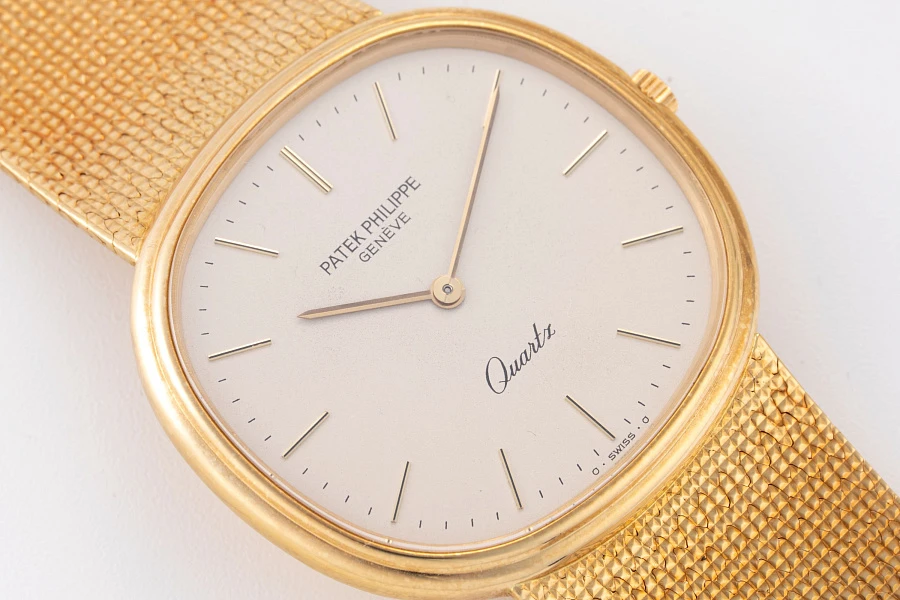 Ellipse Quartz Ref. 3879 in 18k Yellow Gold