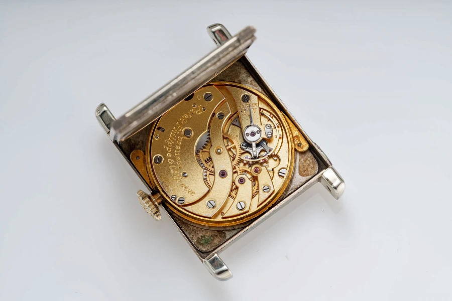 Pre-Reference Square in 18k White Gold