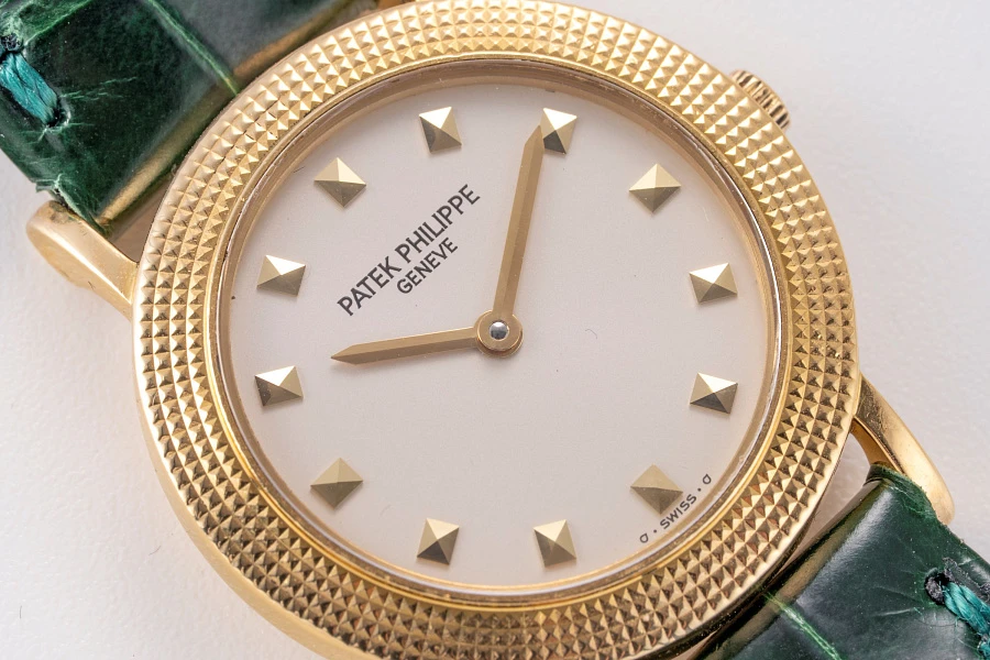 Ladies Calatrava Ref. 4919 in 18k Yellow Gold