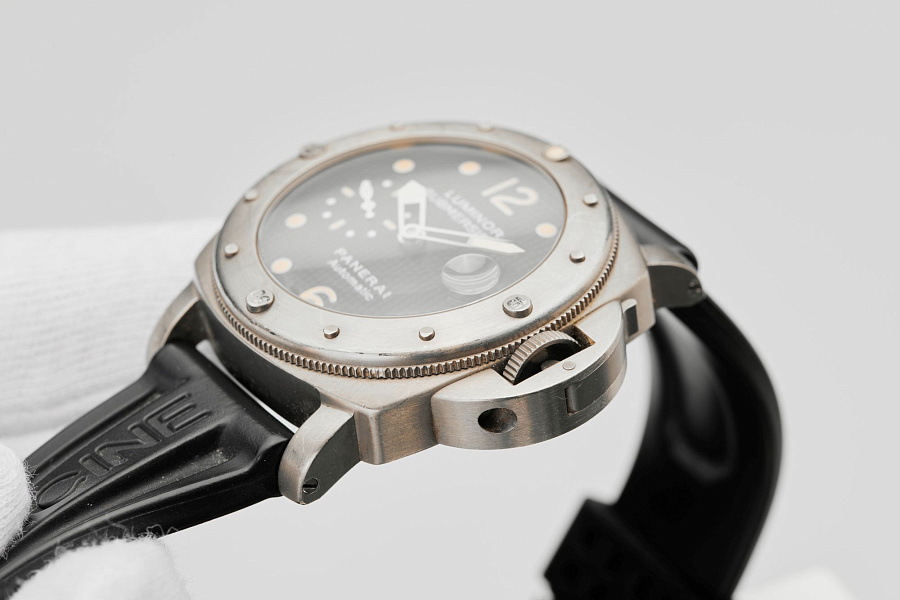 Luminor Submersible