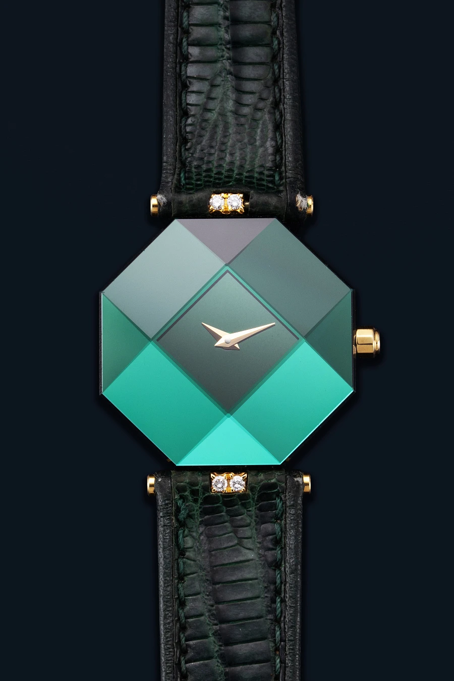 Green Sapphire in 18k Yellow Gold
