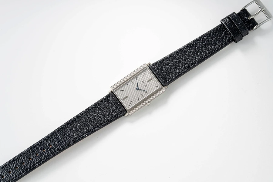 Clous de Paris Ref. 9212 in 18k White Gold