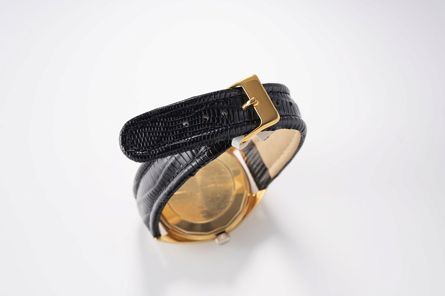 Yacht-Club Ref. R811A in 18k Yellow Gold