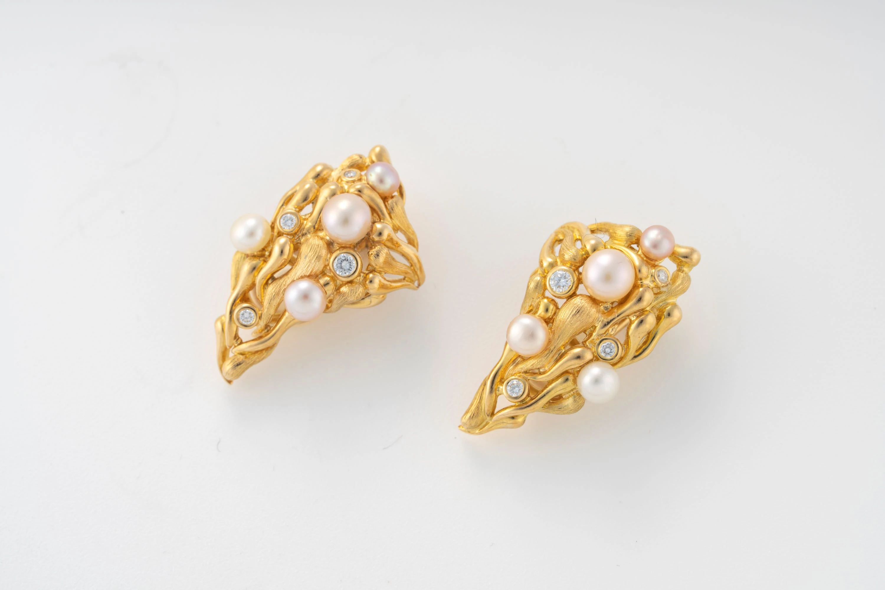 Set of a Watch and Complementary Jewelry in 18k Yellow Gold