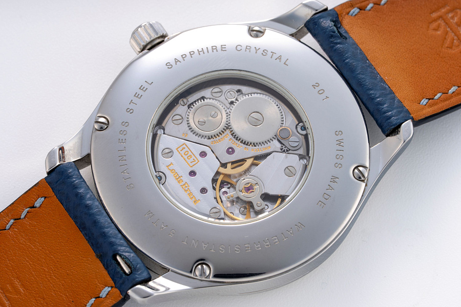 Régulateur in Stainless Steel
