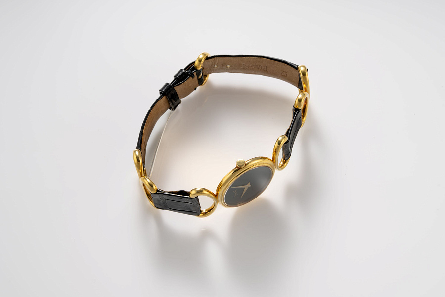 Oval Dress Watch Ref.9802D with Gold and Leather Bracelet